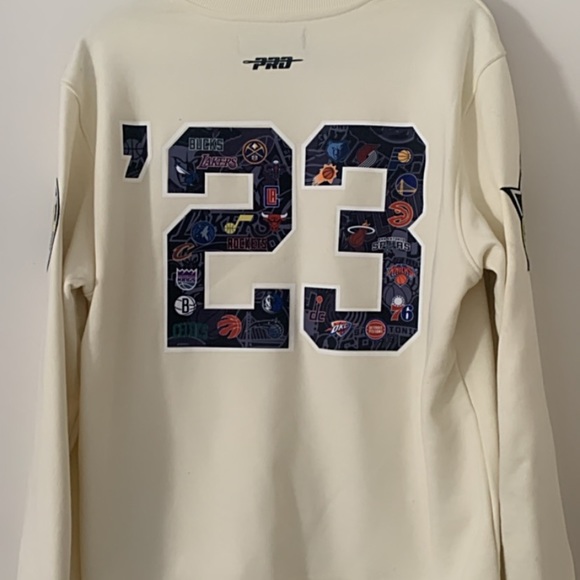 NBA All Star pride sweater. Pro Standard Luxury Collection. - Picture 4 of 5